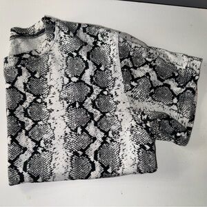 Hollister Boxy Women’s Snake Skin TShirt